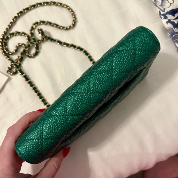 Chanel 18s Emerald Green WOC - Picture 9 of 11